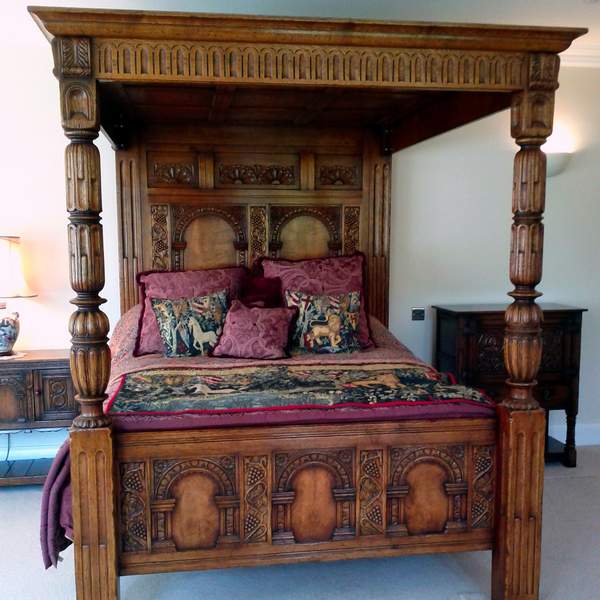 Come Dormivano nell’Inghilterra Tudor: Letti, Abitudini e Comfort Domestico